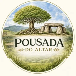 Marca da Pousada do Altar com árvore, horizonte e pedra